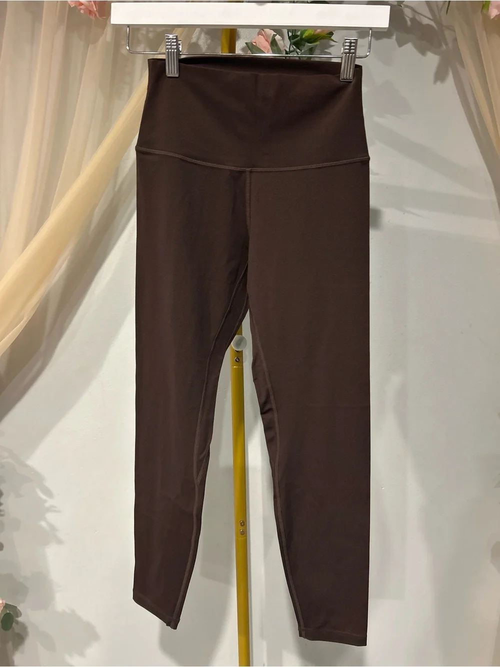 BR Women’s Medium Chocolate Brown High Rise Workout Leggings